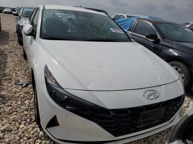 2023 Hyundai Elantra SE