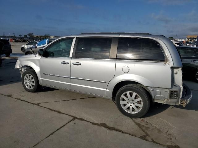 2012 Chrysler Town & Country Touring L