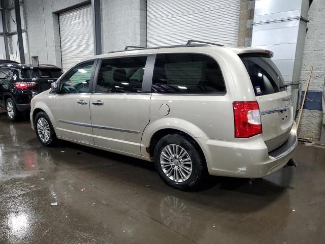 2013 Chrysler Town & Country Touring L