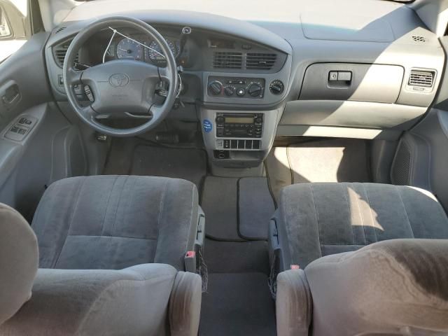 2002 Toyota Sienna LE