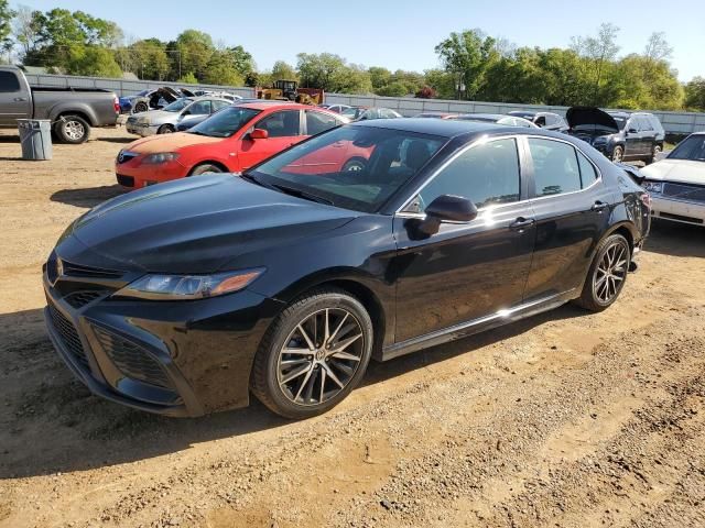 2022 Toyota Camry SE