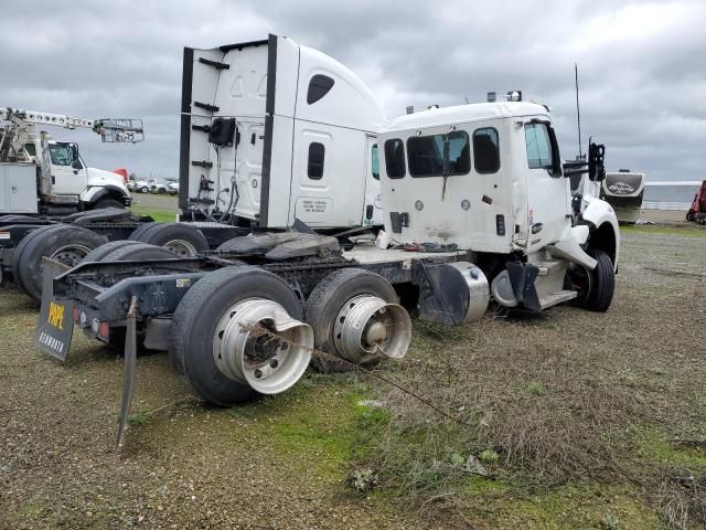 2023 Kenworth Construction T880