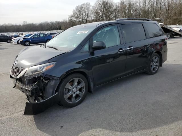 2017 Toyota Sienna SE