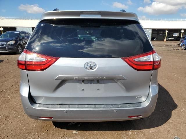 2017 Toyota Sienna XLE