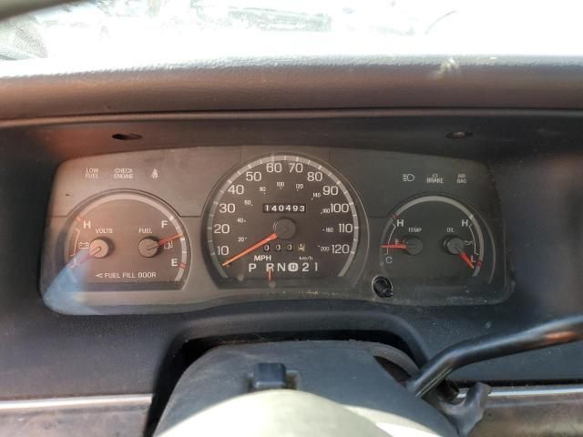 2000 Ford Crown Victoria