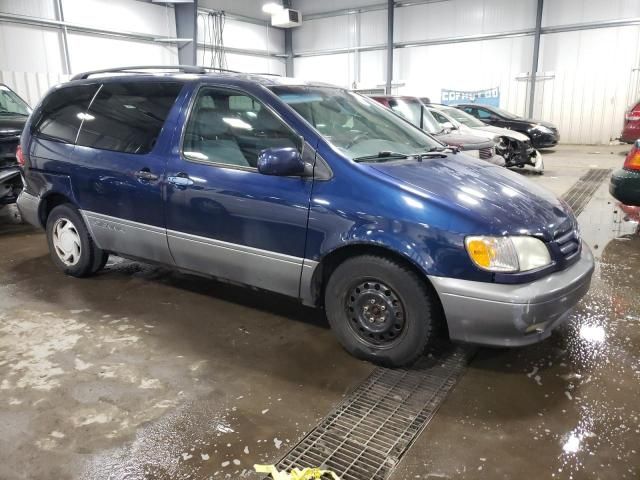 2002 Toyota Sienna LE