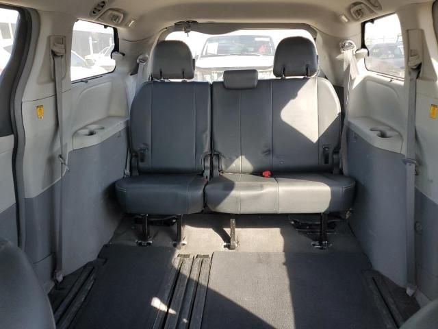 2011 Toyota Sienna Sport