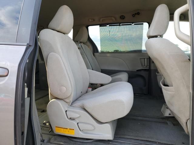 2011 Toyota Sienna LE