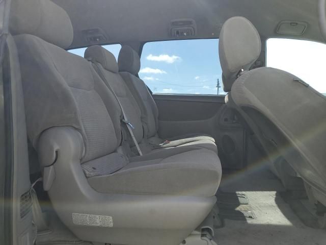 2006 Toyota Sienna CE