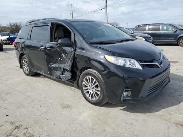 2020 Toyota Sienna XLE