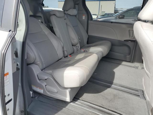 2017 Toyota Sienna XLE