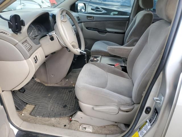 2005 Toyota Sienna CE