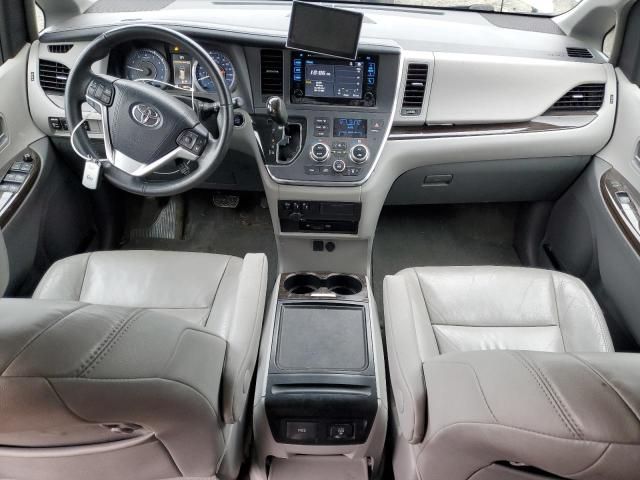 2017 Toyota Sienna XLE