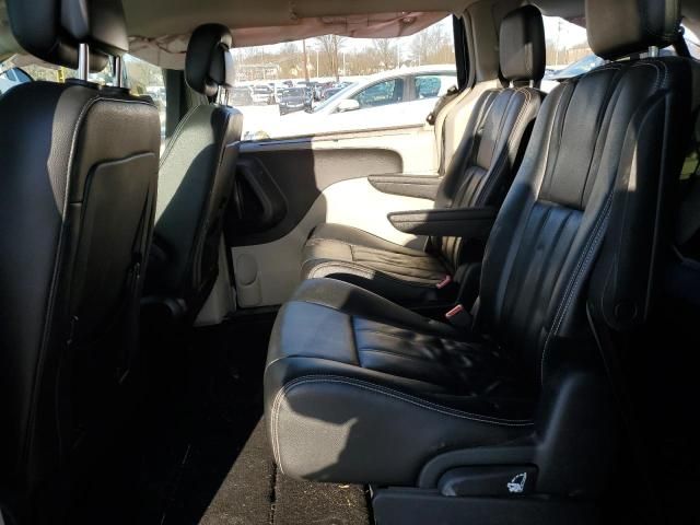 2015 Chrysler Town & Country Touring