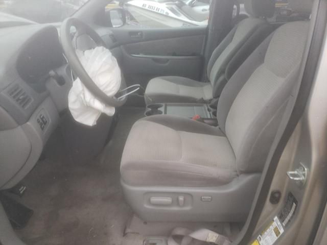 2009 Toyota Sienna CE