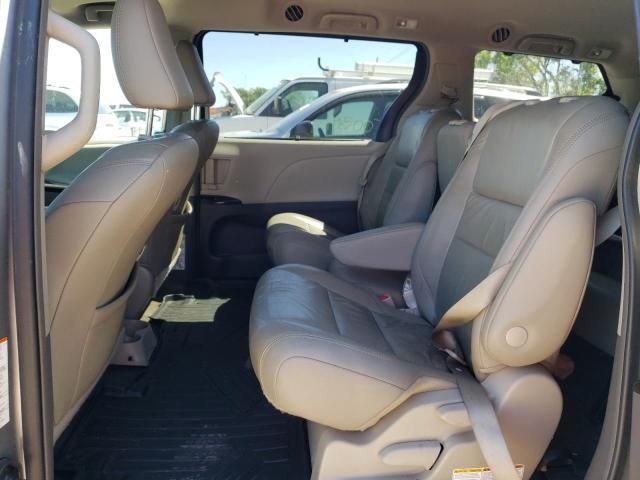 2018 Toyota Sienna XLE