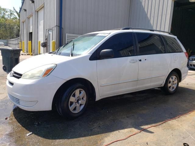 2004 Toyota Sienna CE