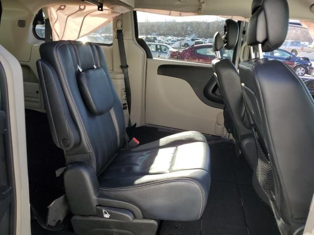 2014 Chrysler Town & Country Touring