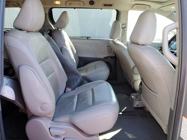 2015 Toyota Sienna XLE