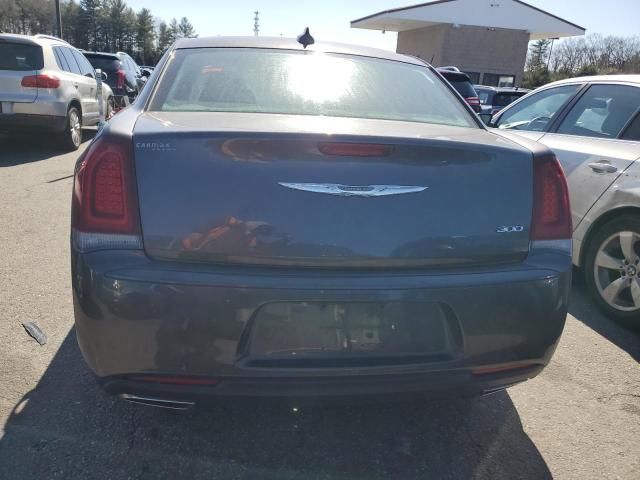 2018 Chrysler 300 Touring