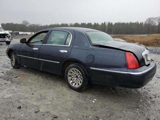 1999 Lincoln Town Car Signature