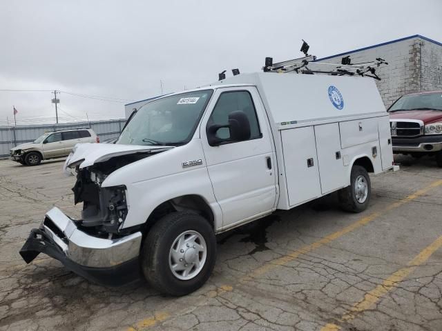 2022 Ford Econoline E350 Super Duty Cutaway Van