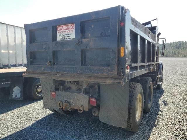 2005 International 4000 4400