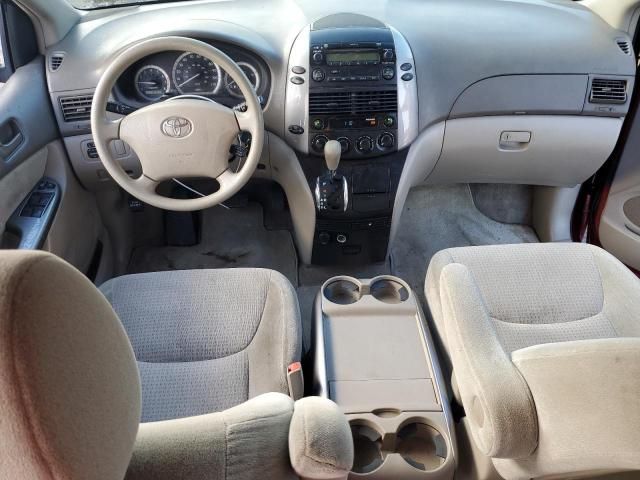 2009 Toyota Sienna CE