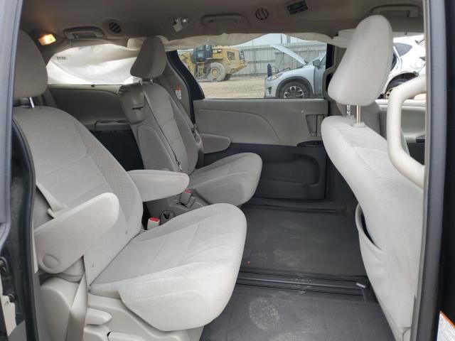 2015 Toyota Sienna LE