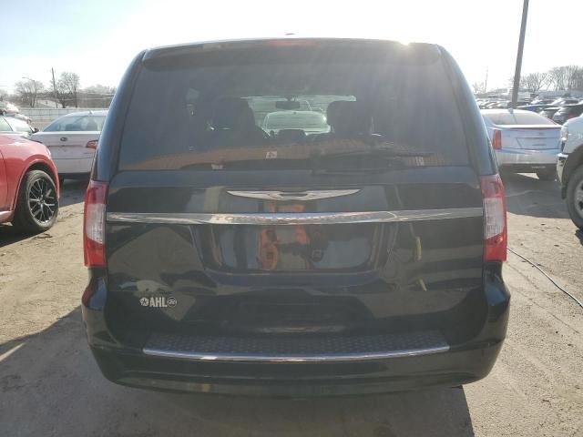 2013 Chrysler Town & Country Touring L