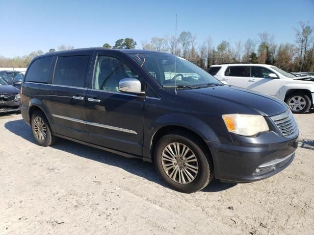 2013 Chrysler Town & Country Touring L