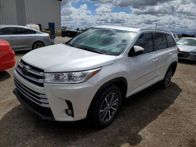 2019 Toyota Highlander SE