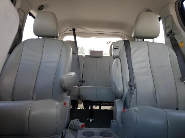 2013 Toyota Sienna XLE