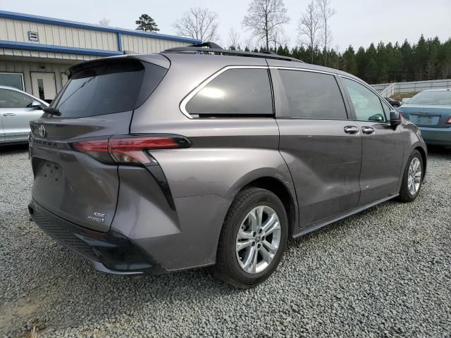 2022 Toyota Sienna XSE