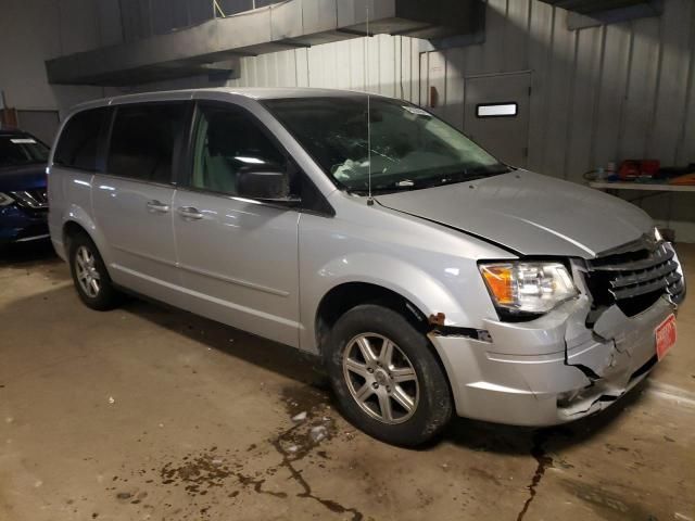 2010 Chrysler Town & Country LX