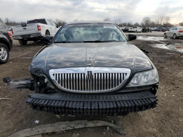 2010 Lincoln Town Car Signature Limited