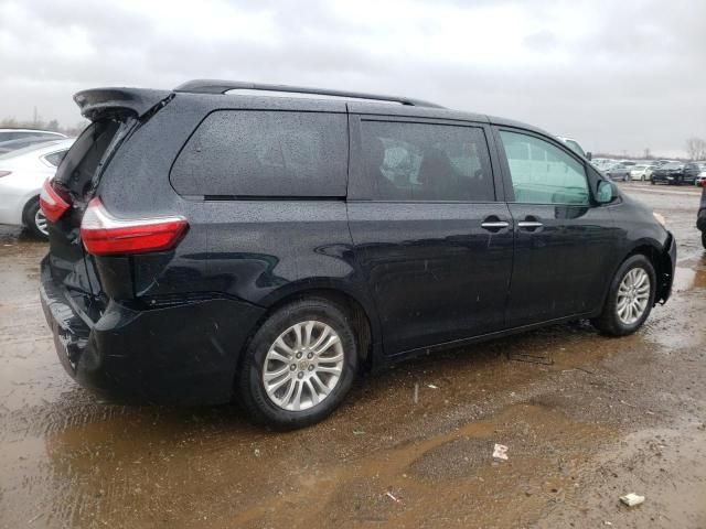 2016 Toyota Sienna XLE