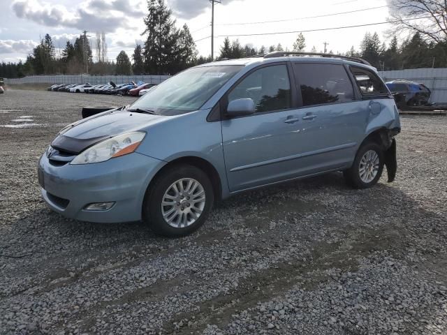 2010 Toyota Sienna XLE