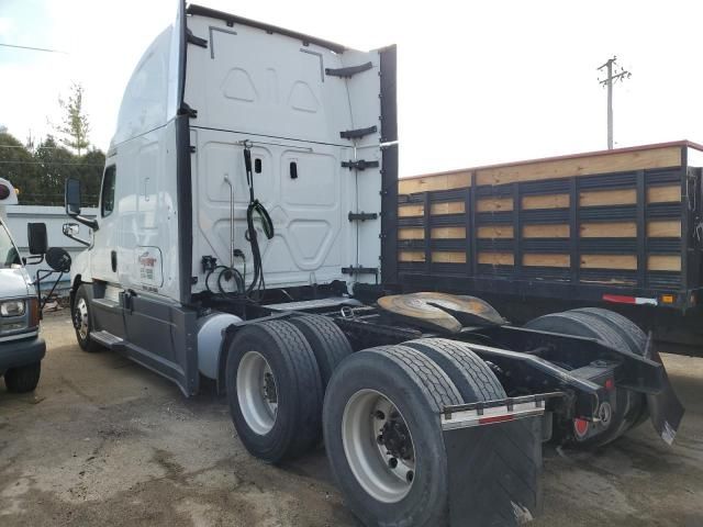 2020 Freightliner Cascadia 126