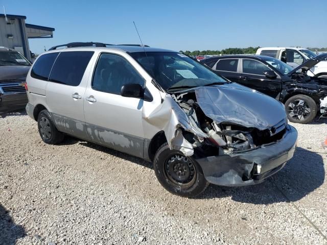 2001 Toyota Sienna LE