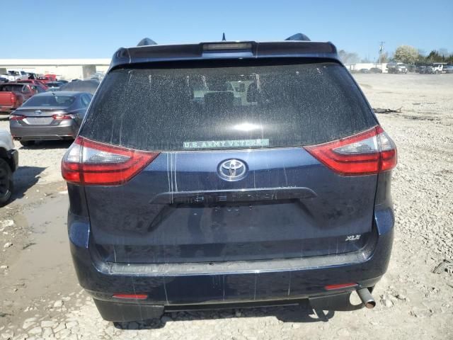 2020 Toyota Sienna XLE