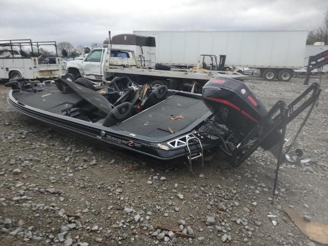 2019 Land Rover Boat