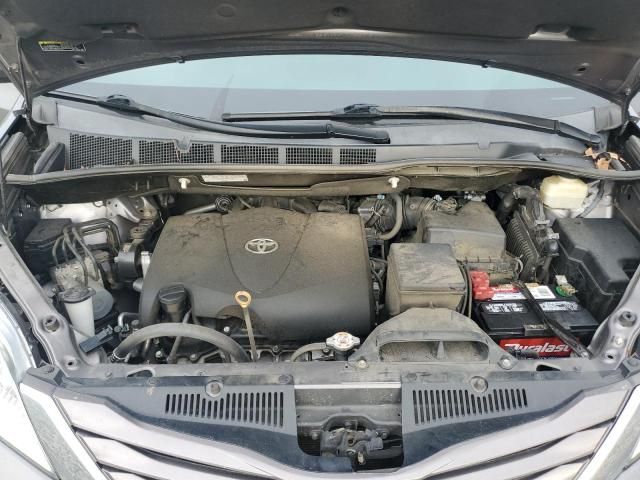 2017 Toyota Sienna LE