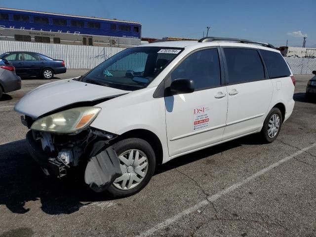 2004 Toyota Sienna CE