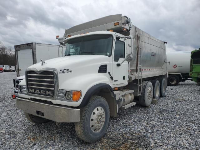 2007 Mack 700 CV700