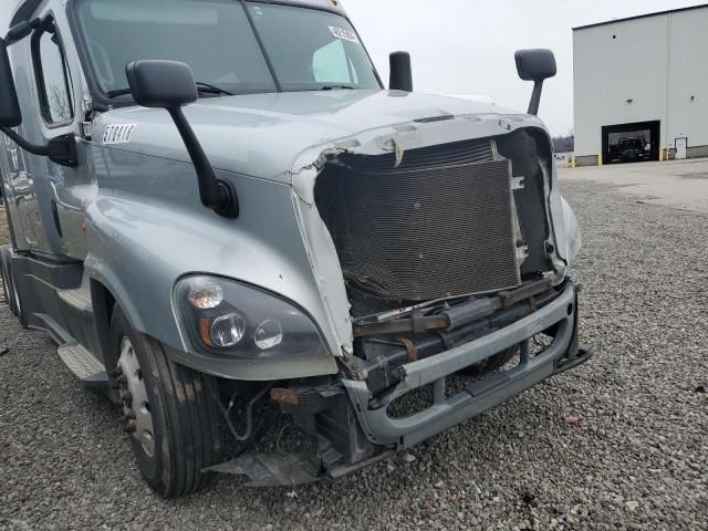 2015 Freightliner Cascadia 125