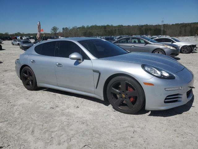 2016 Porsche Panamera 2