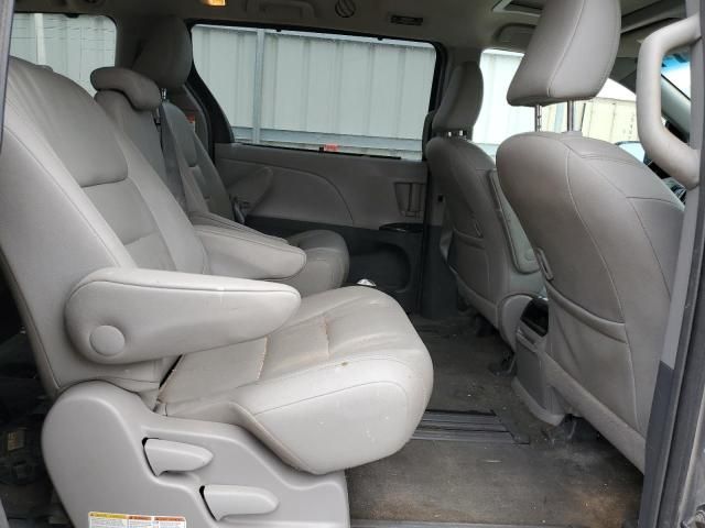 2015 Toyota Sienna XLE