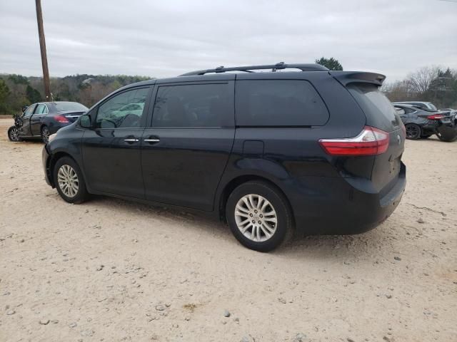 2017 Toyota Sienna XLE