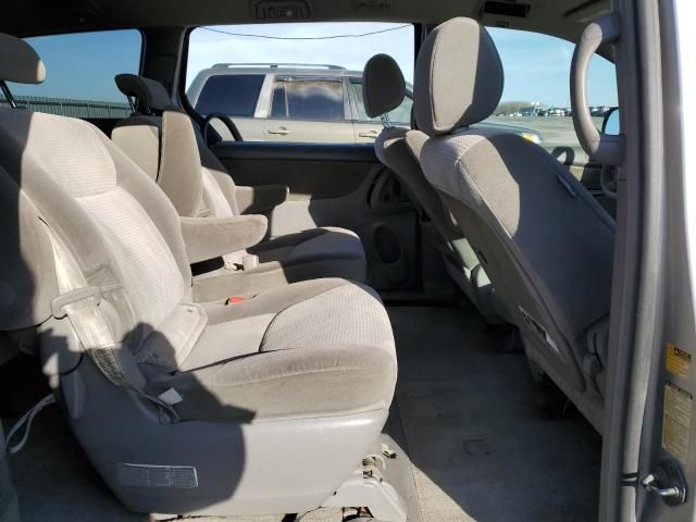 2007 Toyota Sienna CE